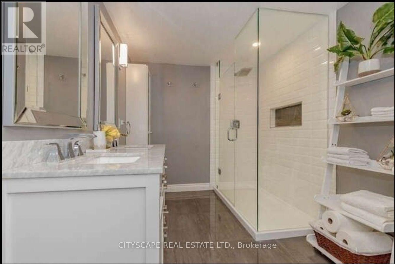 152 Kenwood Avenue, Burlington, Ontario  L7L 4L7 - Photo 31 - W12428899