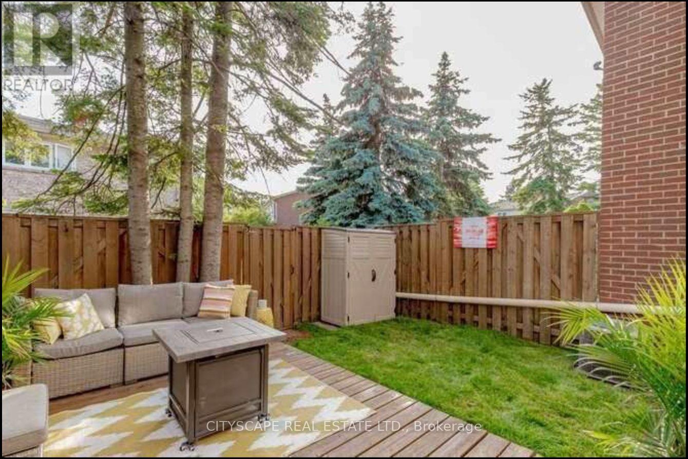 152 Kenwood Avenue, Burlington, Ontario  L7L 4L7 - Photo 34 - W12428899