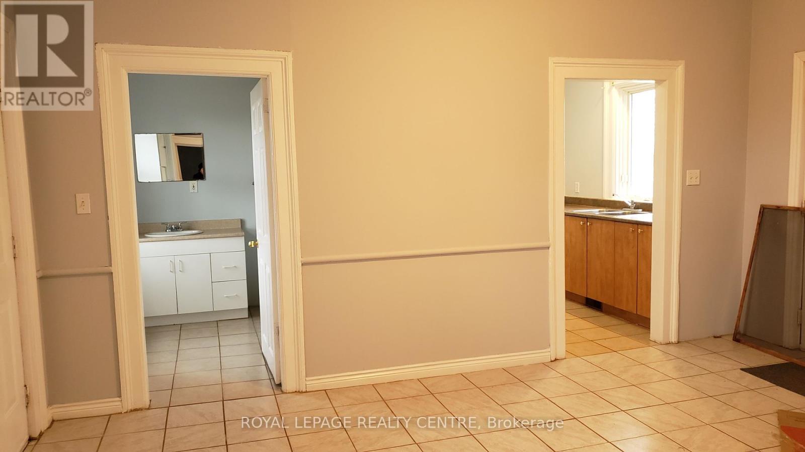 Unit 1 - 12472 Chinguacousy Road, Caledon, Ontario  L7C 1Y9 - Photo 4 - W12428917
