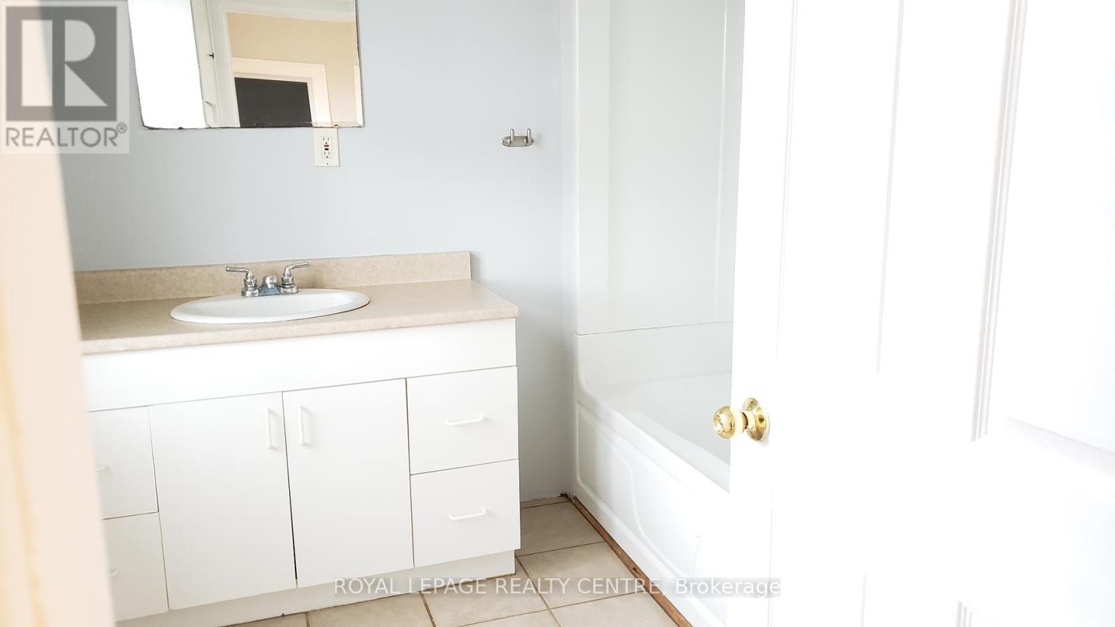 Unit 1 - 12472 Chinguacousy Road, Caledon, Ontario  L7C 1Y9 - Photo 9 - W12428917