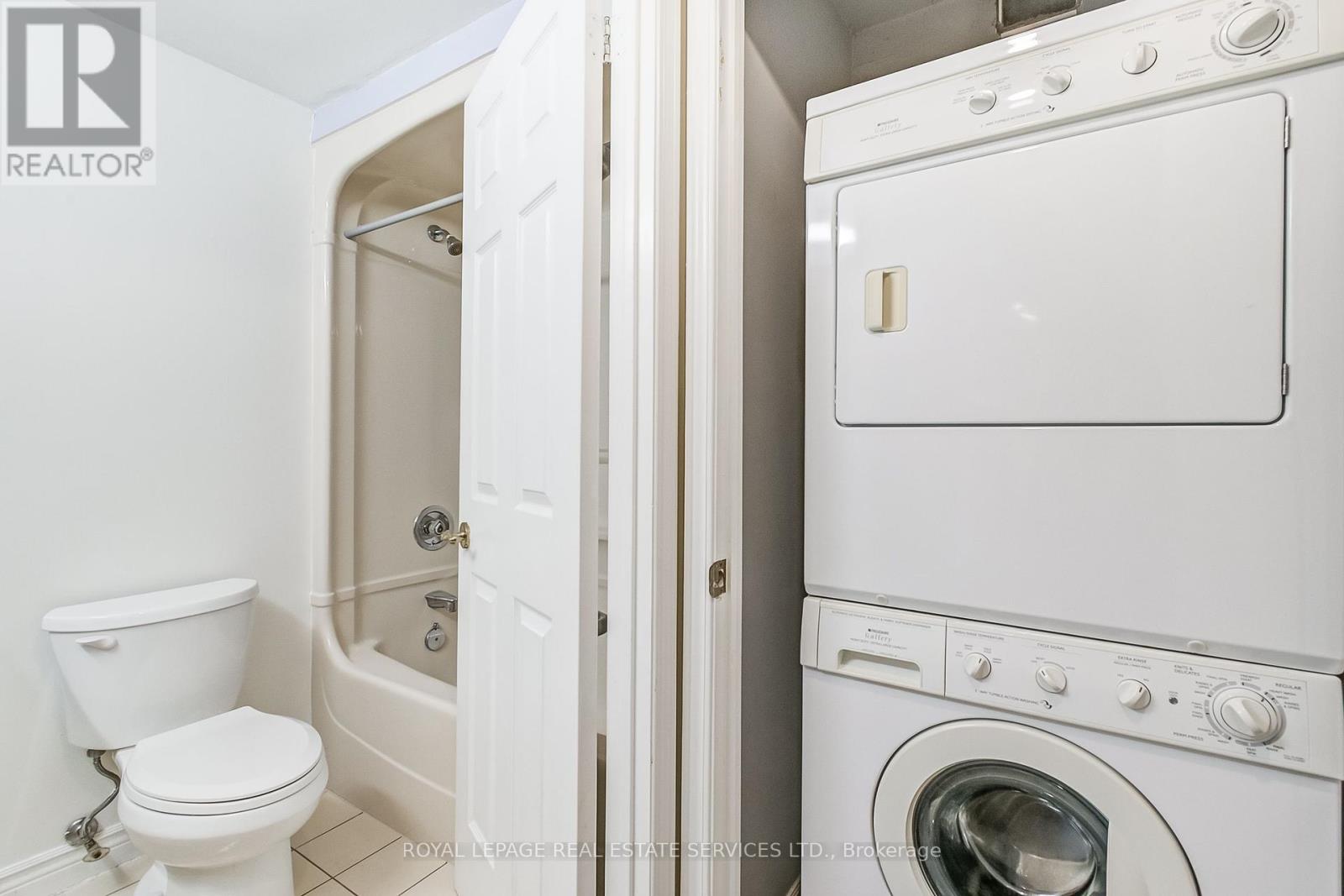 308 - 102 Bronte Road, Oakville, Ontario  L6L 6J5 - Photo 19 - W12428924