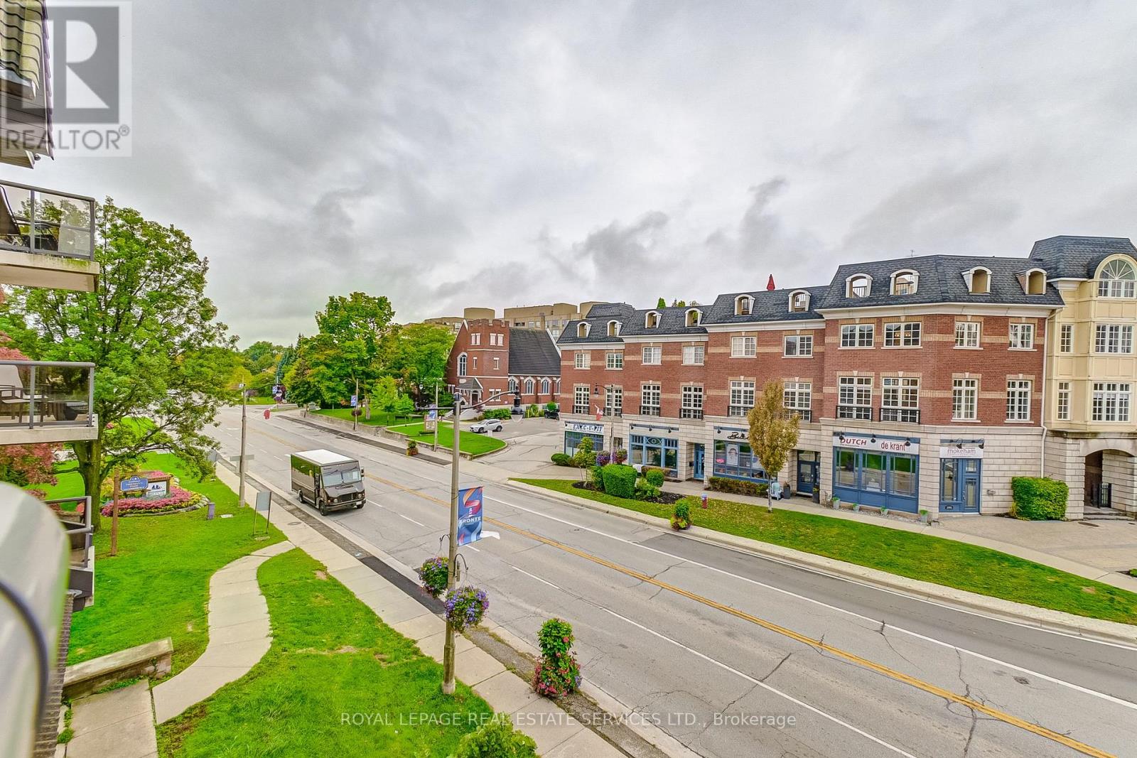 308 - 102 Bronte Road, Oakville, Ontario  L6L 6J5 - Photo 21 - W12428924