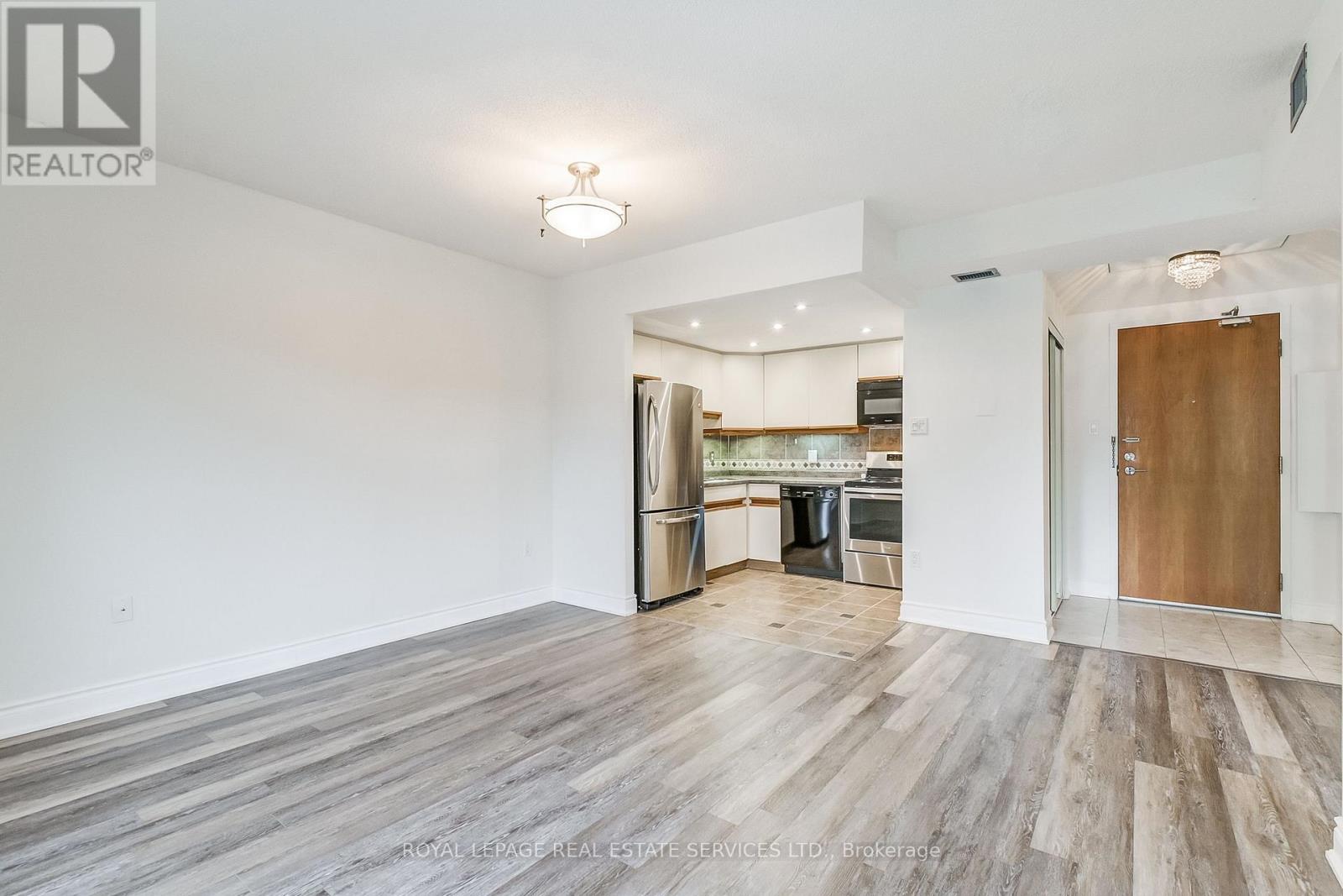 308 - 102 Bronte Road, Oakville, Ontario  L6L 6J5 - Photo 7 - W12428924