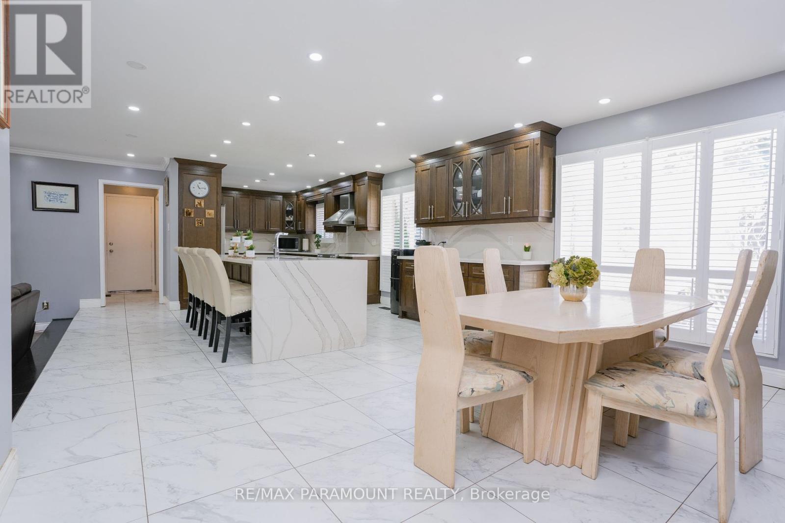 48 Boreham Circle, Brampton, Ontario  L6Z 1T4 - Photo 5 - W12428944