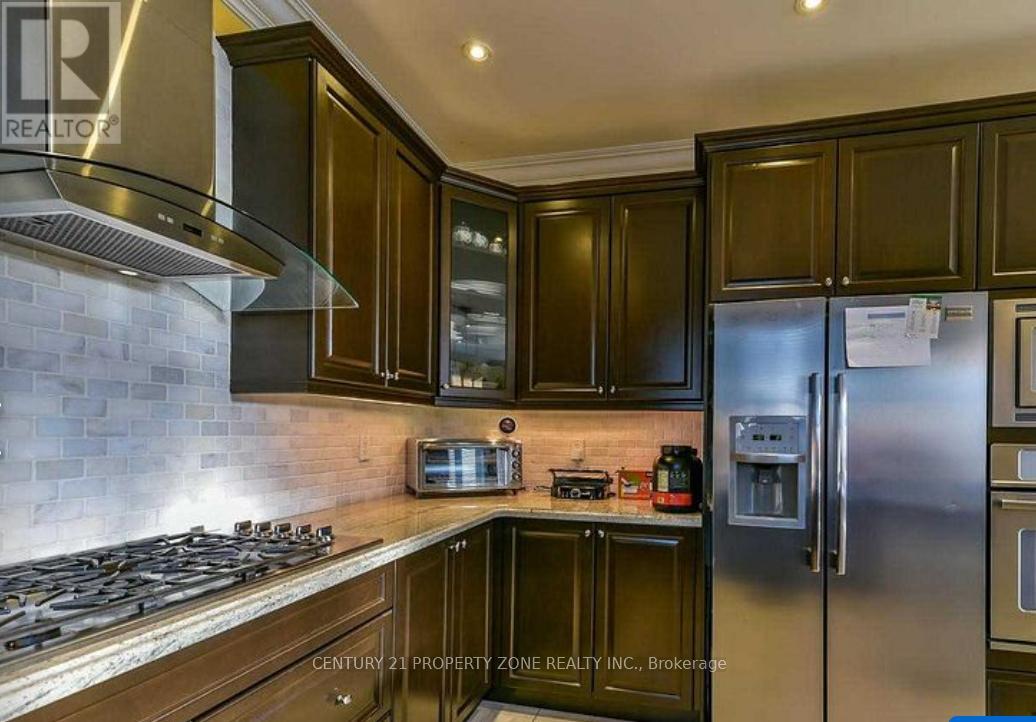 12 Fort Williams Drive, Brampton, Ontario  L6X 0W5 - Photo 16 - W12428956