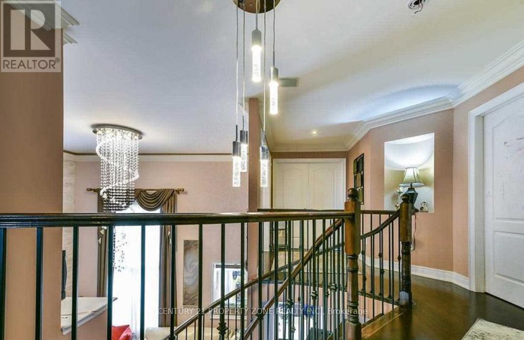 12 Fort Williams Drive, Brampton, Ontario  L6X 0W5 - Photo 20 - W12428956