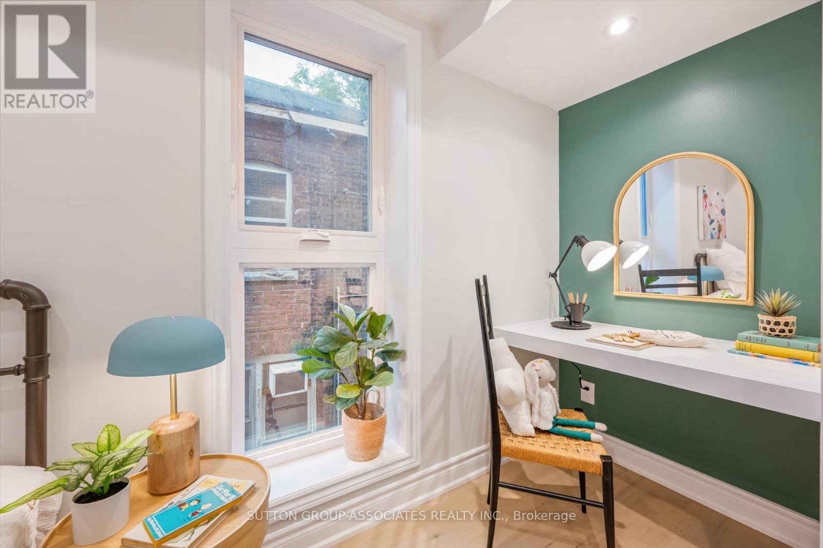 - Upper - 794 Shaw Street, Toronto, Ontario  M6G 3M1 - Photo 14 - W12428974