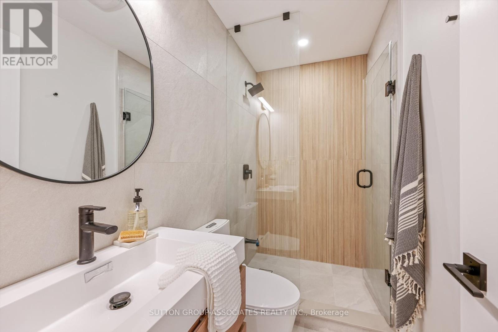 - Upper - 794 Shaw Street, Toronto, Ontario  M6G 3M1 - Photo 15 - W12428974