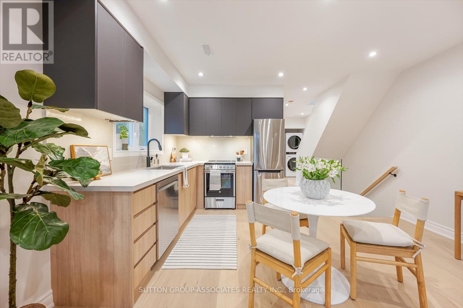 - Upper - 794 Shaw Street, Toronto, Ontario  M6G 3M1 - Photo 7 - W12428974