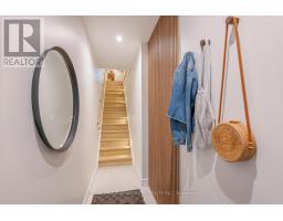 - UPPER - 794 SHAW STREET, Toronto, Ontario