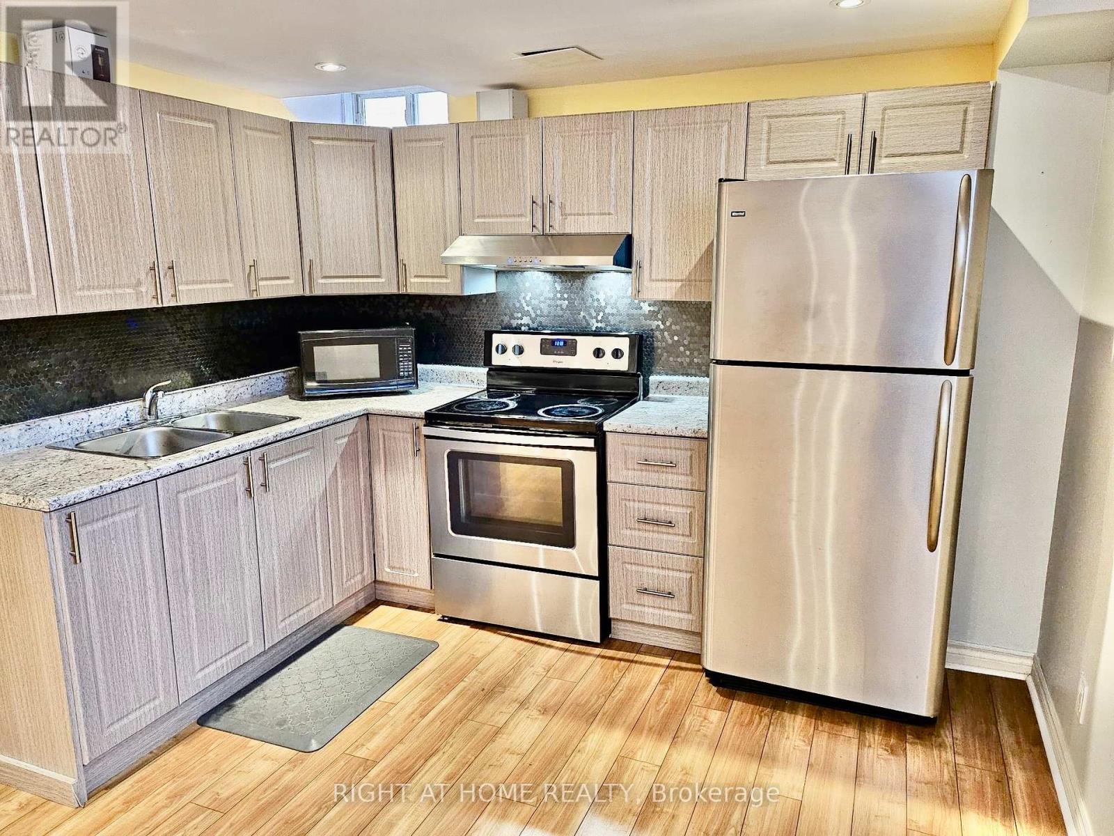 3366 Covent Crescent, Mississauga, Ontario  L5M 7K6 - Photo 17 - W12428977