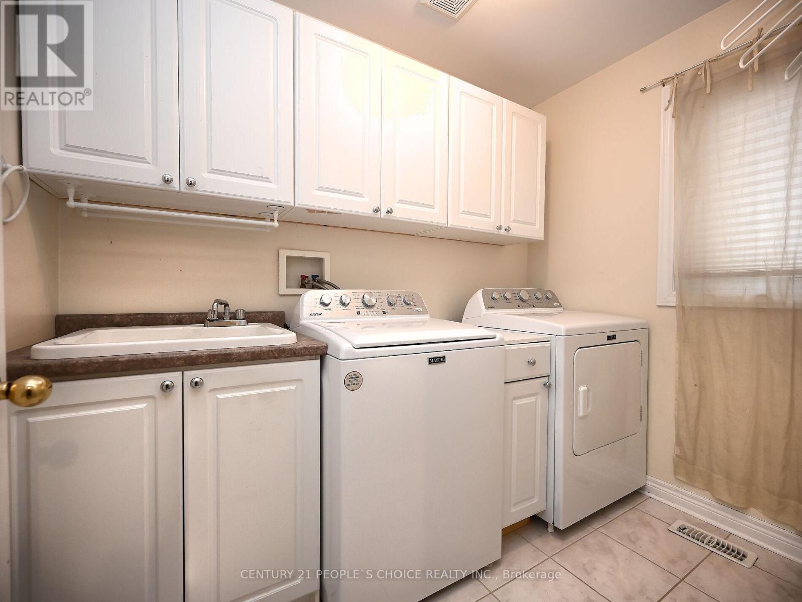 23 Lanebrook Drive, Brampton, Ontario  L6P 2E3 - Photo 25 - W12428988