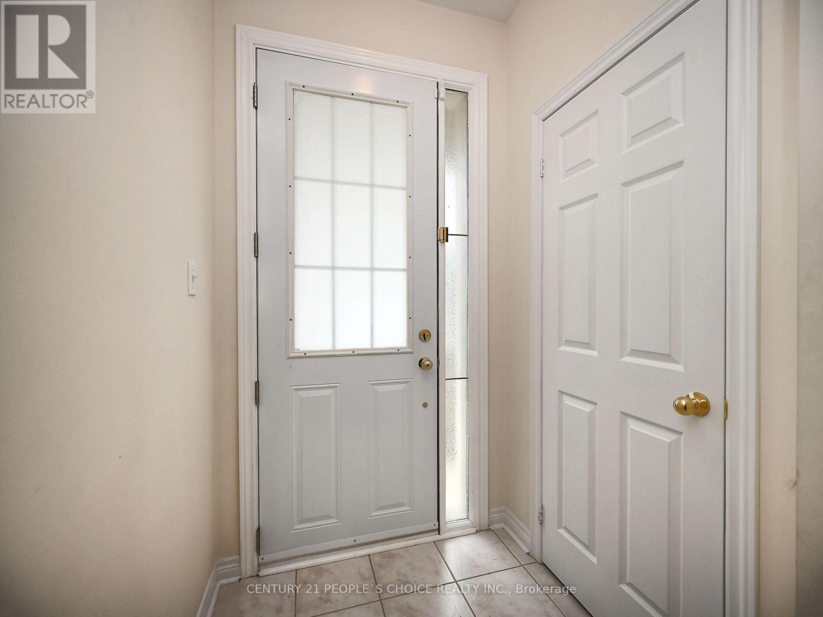 23 Lanebrook Drive, Brampton, Ontario  L6P 2E3 - Photo 7 - W12428988