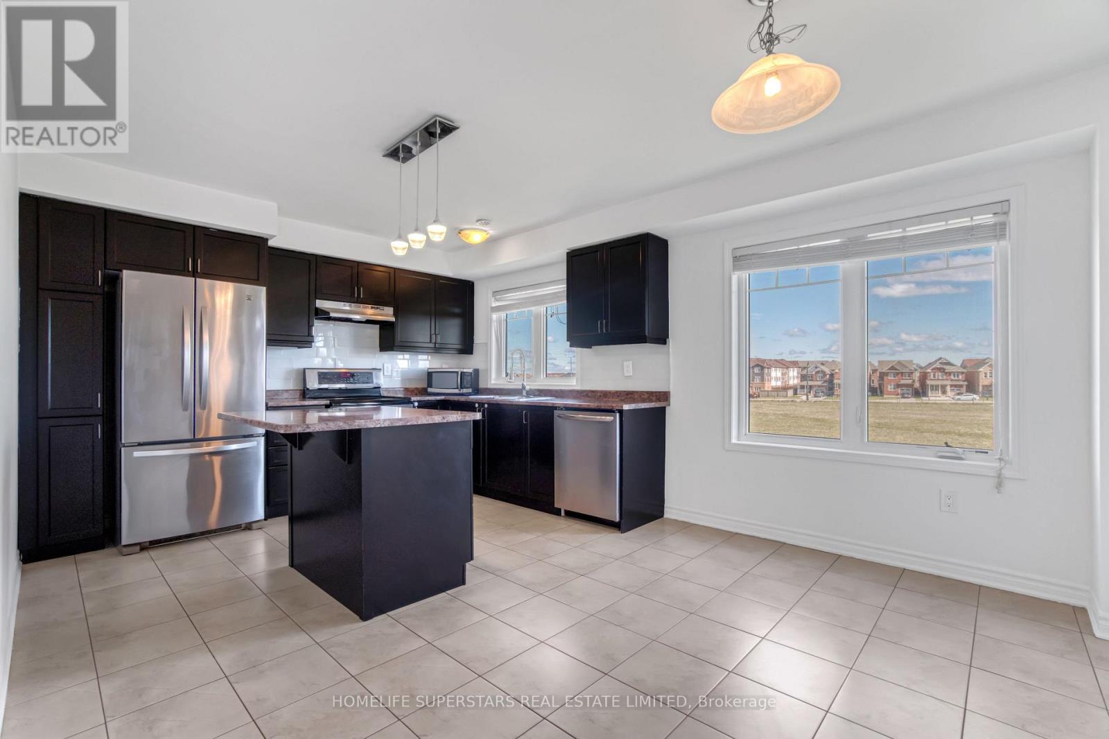 72 Bannister Crescent, Brampton, Ontario  L7A 0G2 - Photo 14 - W12429007