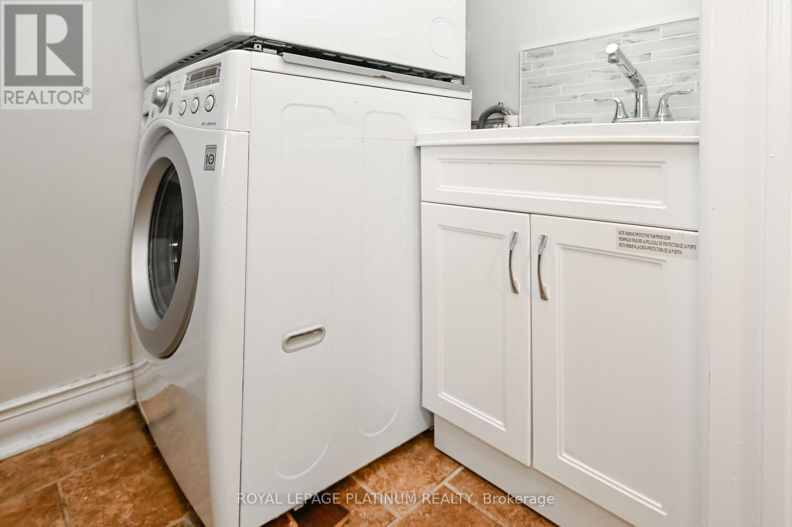 4 Adamson Street S, Halton Hills, Ontario  L0P 0A2 - Photo 10 - W12429015