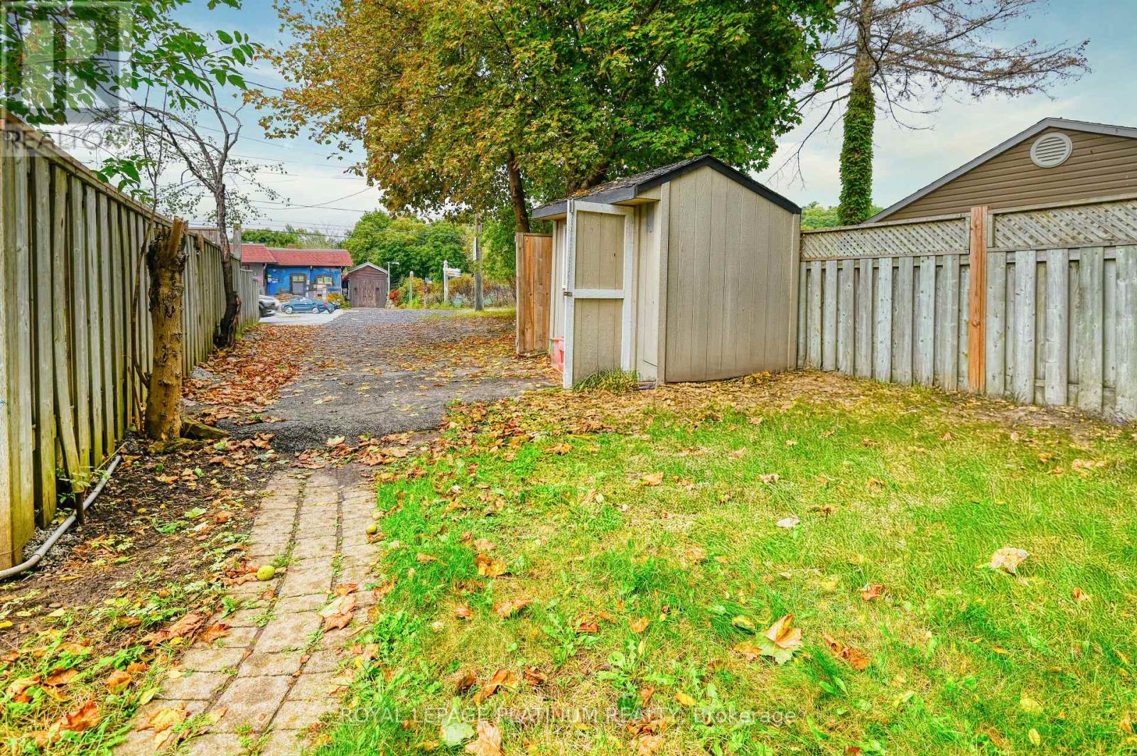 4 Adamson Street S, Halton Hills, Ontario  L0P 0A2 - Photo 6 - W12429015