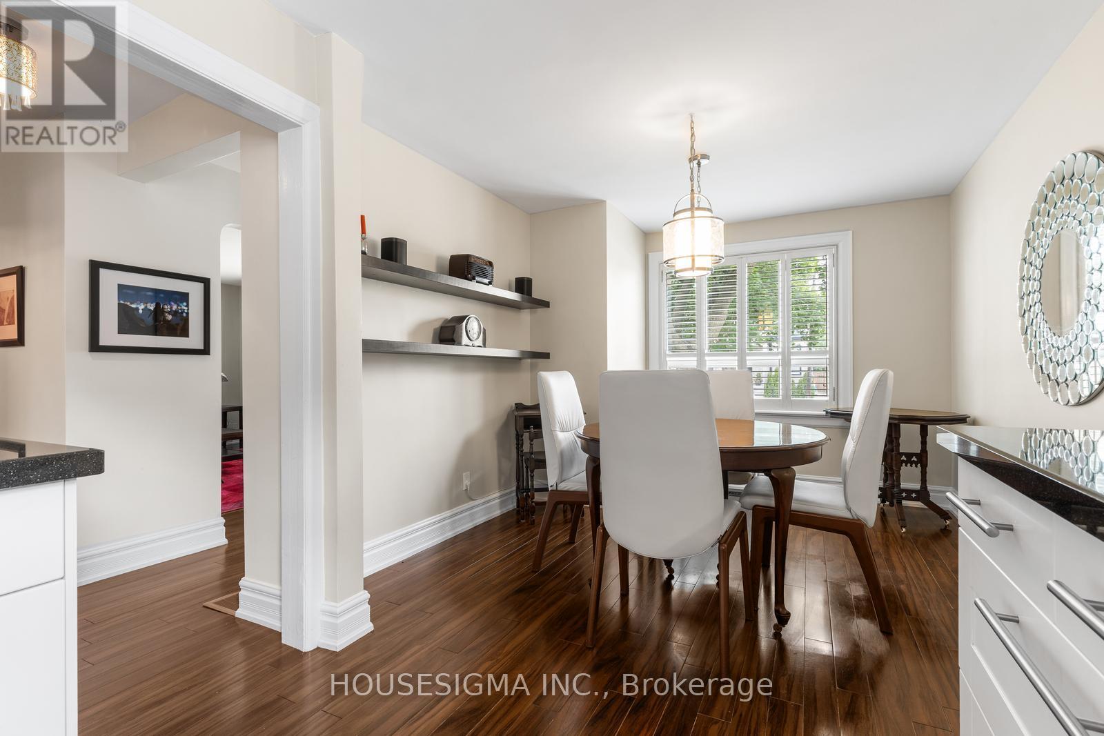 129 Edgecroft Road, Toronto (Stonegate-Queensway), Ontario  M8Z 2C2 - Photo 13 - W12429022