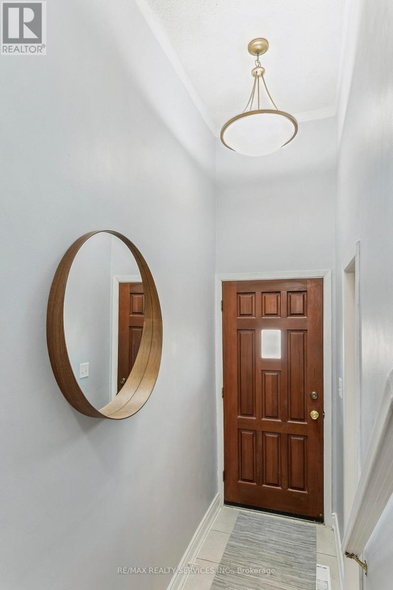 112 - 3175 Kirwin Avenue, Mississauga, Ontario  L5A 3M4 - Photo 4 - W12429027