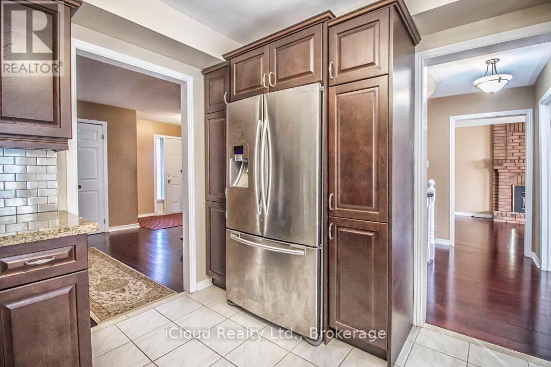 2667 Wynten Way, Oakville, Ontario  L6J 6Z2 - Photo 10 - W12429031