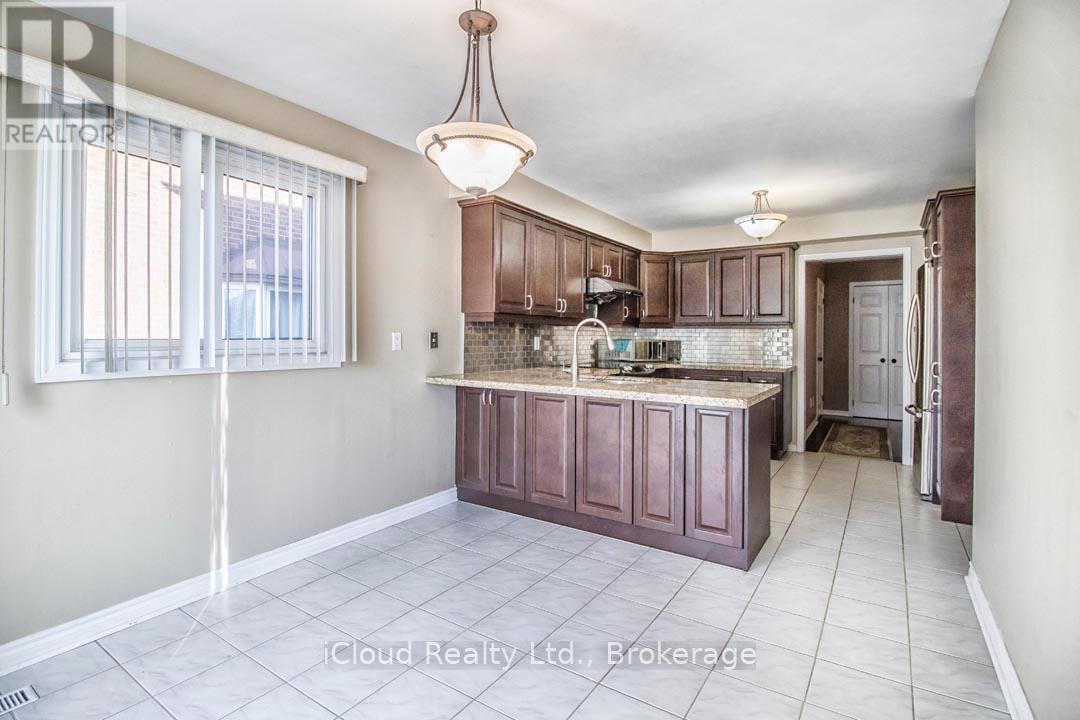 2667 Wynten Way, Oakville, Ontario  L6J 6Z2 - Photo 13 - W12429031