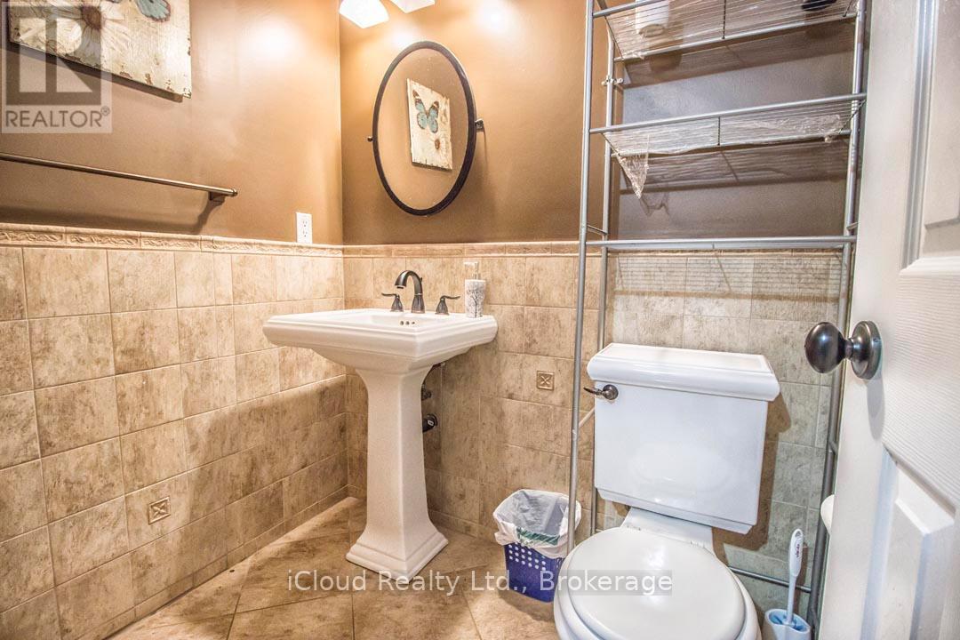 2667 Wynten Way, Oakville, Ontario  L6J 6Z2 - Photo 16 - W12429031