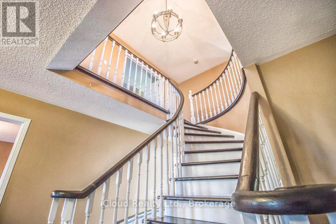 2667 Wynten Way, Oakville, Ontario  L6J 6Z2 - Photo 17 - W12429031