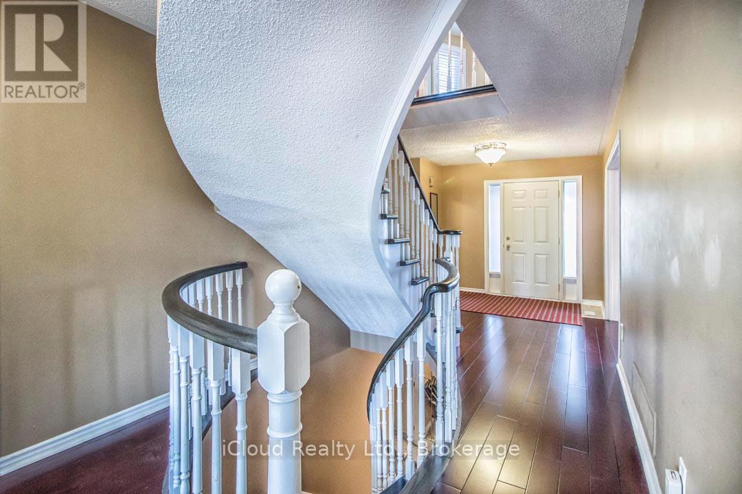 2667 Wynten Way, Oakville, Ontario  L6J 6Z2 - Photo 3 - W12429031