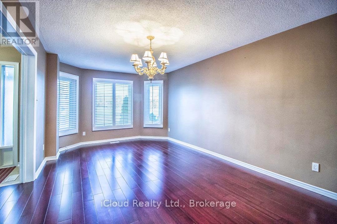 2667 Wynten Way, Oakville, Ontario  L6J 6Z2 - Photo 4 - W12429031