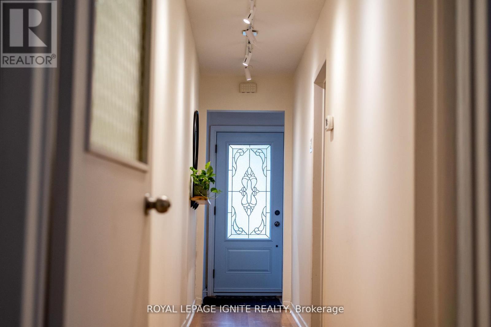482 Mcroberts Avenue, Toronto, Ontario  M6E 4R4 - Photo 3 - W12429041
