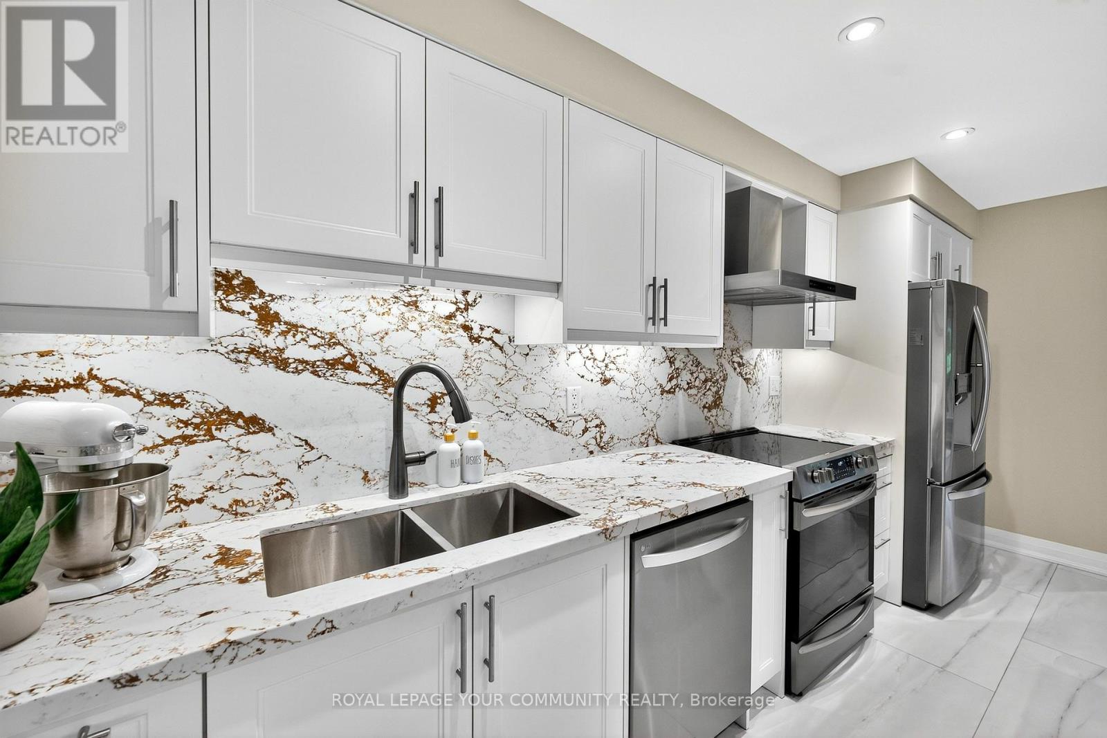 267 Jeffcoat Drive, Toronto (West Humber-Clairville), Ontario  M9W 3E4 - Photo 12 - W12429045