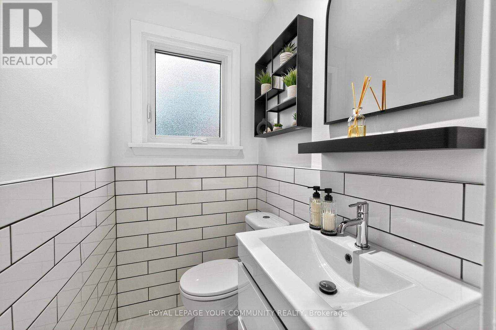 267 Jeffcoat Drive, Toronto (West Humber-Clairville), Ontario  M9W 3E4 - Photo 16 - W12429045