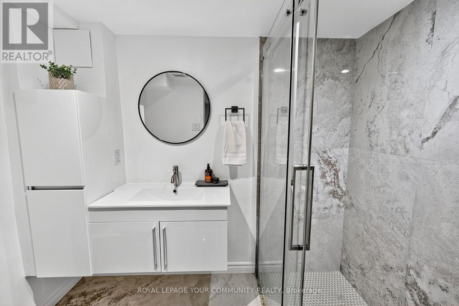 267 Jeffcoat Drive, Toronto (West Humber-Clairville), Ontario  M9W 3E4 - Photo 33 - W12429045