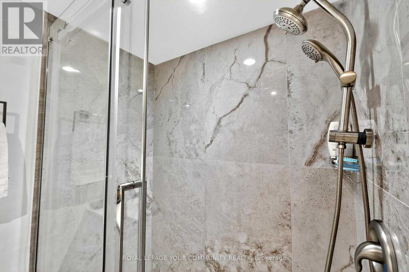 267 Jeffcoat Drive, Toronto (West Humber-Clairville), Ontario  M9W 3E4 - Photo 34 - W12429045