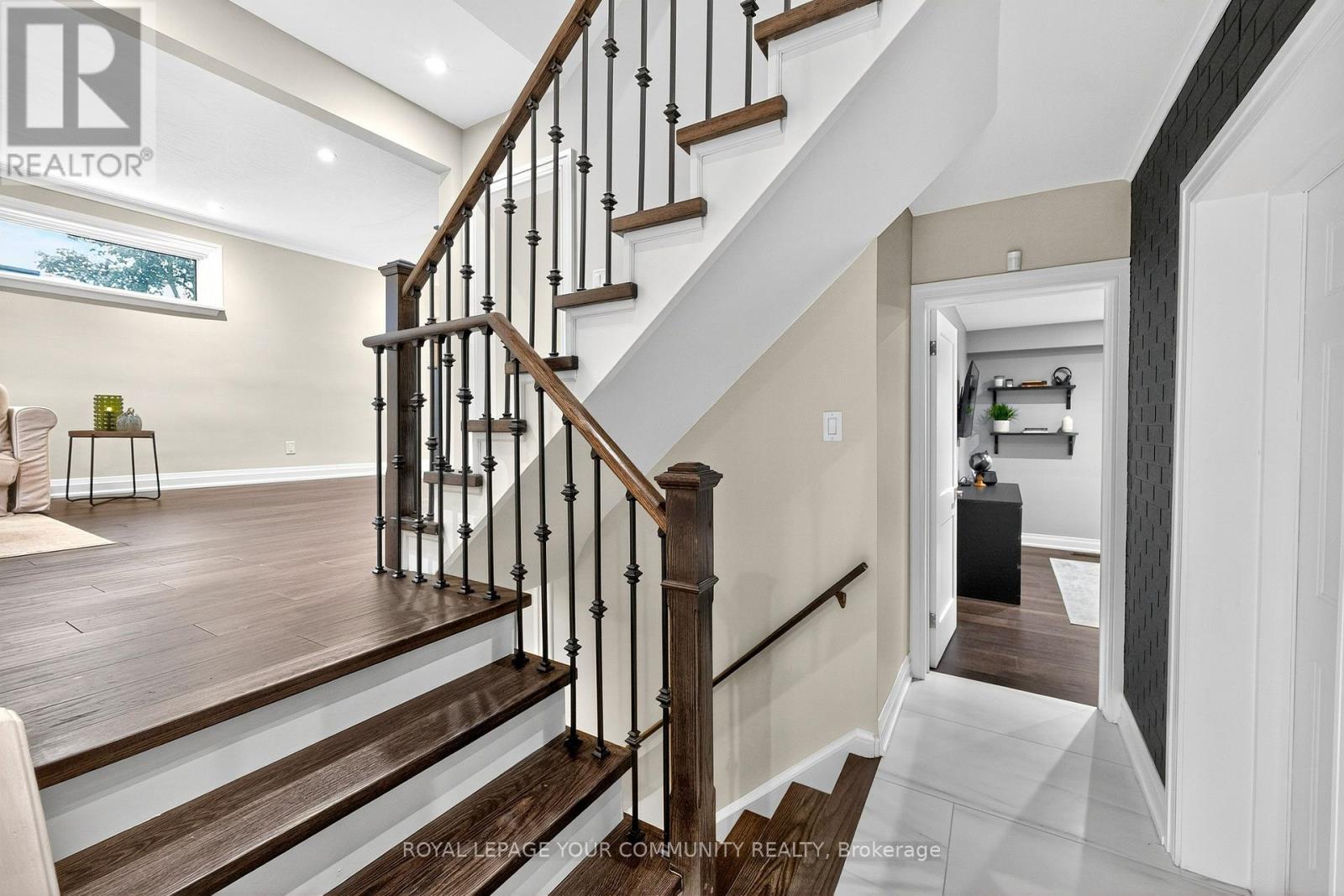 267 Jeffcoat Drive, Toronto (West Humber-Clairville), Ontario  M9W 3E4 - Photo 4 - W12429045