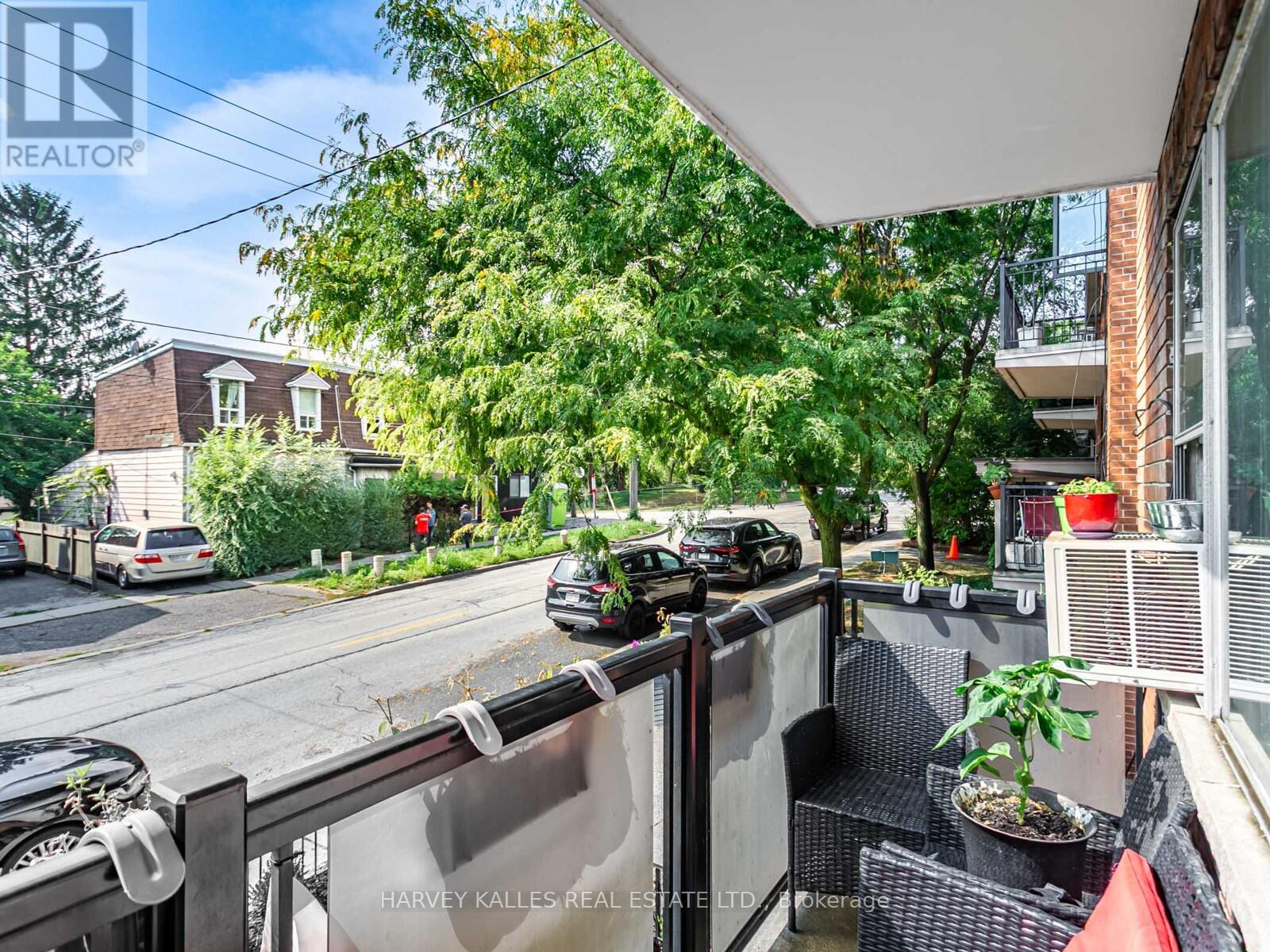 25 Windermere Avenue, Toronto, Ontario  M6S 3J3 - Photo 18 - W12429049