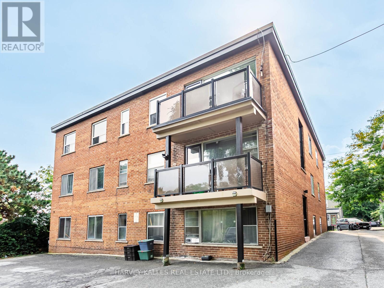 25 Windermere Avenue, Toronto, Ontario  M6S 3J3 - Photo 22 - W12429049