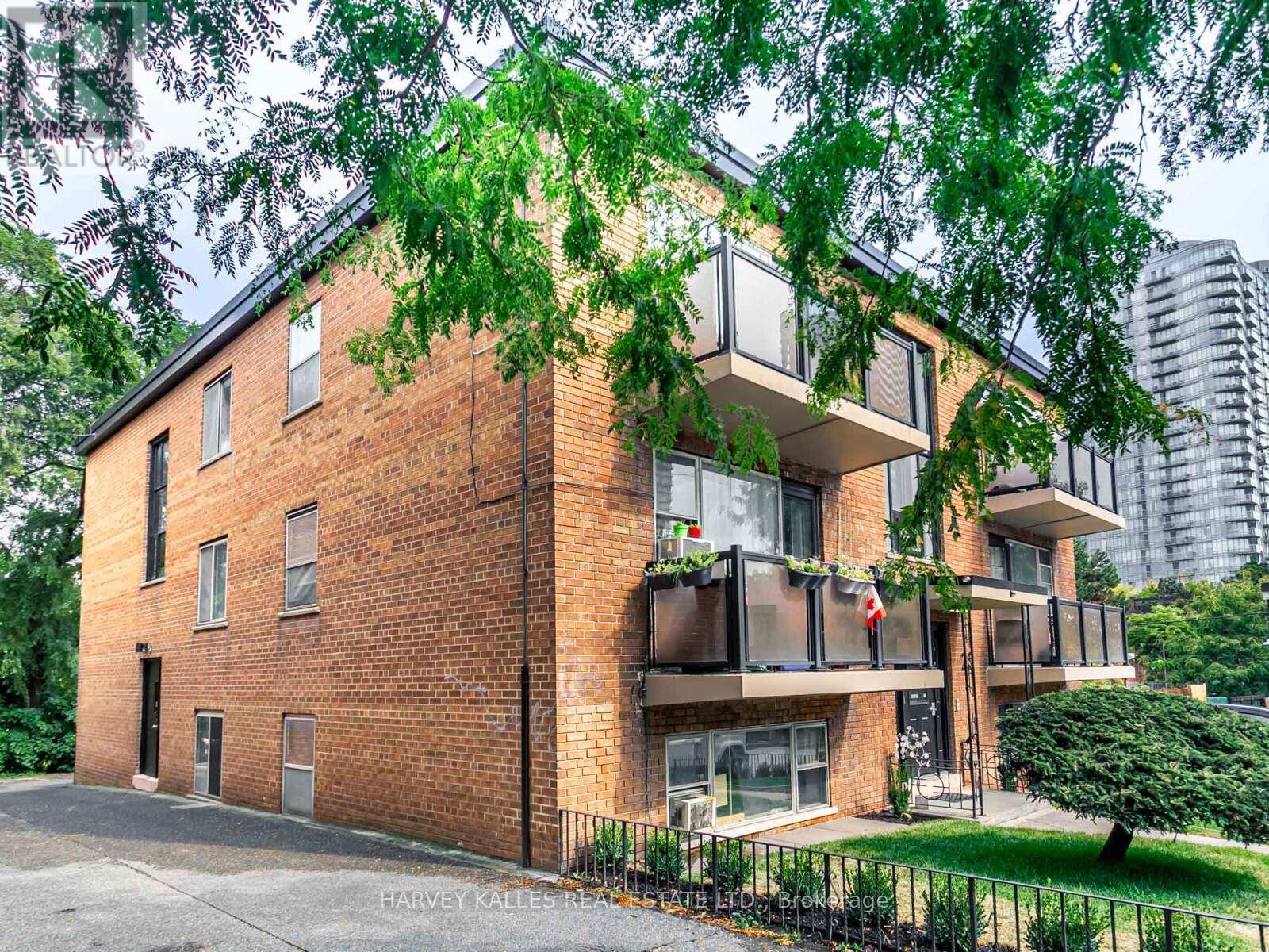 25 Windermere Avenue, Toronto, Ontario  M6S 3J3 - Photo 3 - W12429049