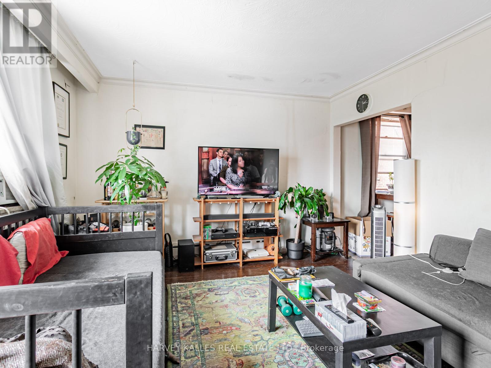 25 Windermere Avenue, Toronto, Ontario  M6S 3J3 - Photo 4 - W12429049
