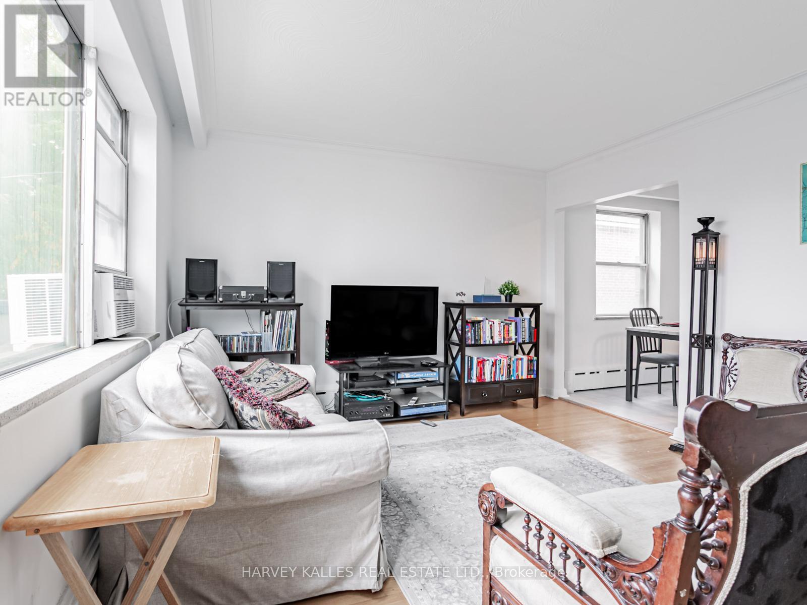 25 Windermere Avenue, Toronto, Ontario  M6S 3J3 - Photo 9 - W12429049