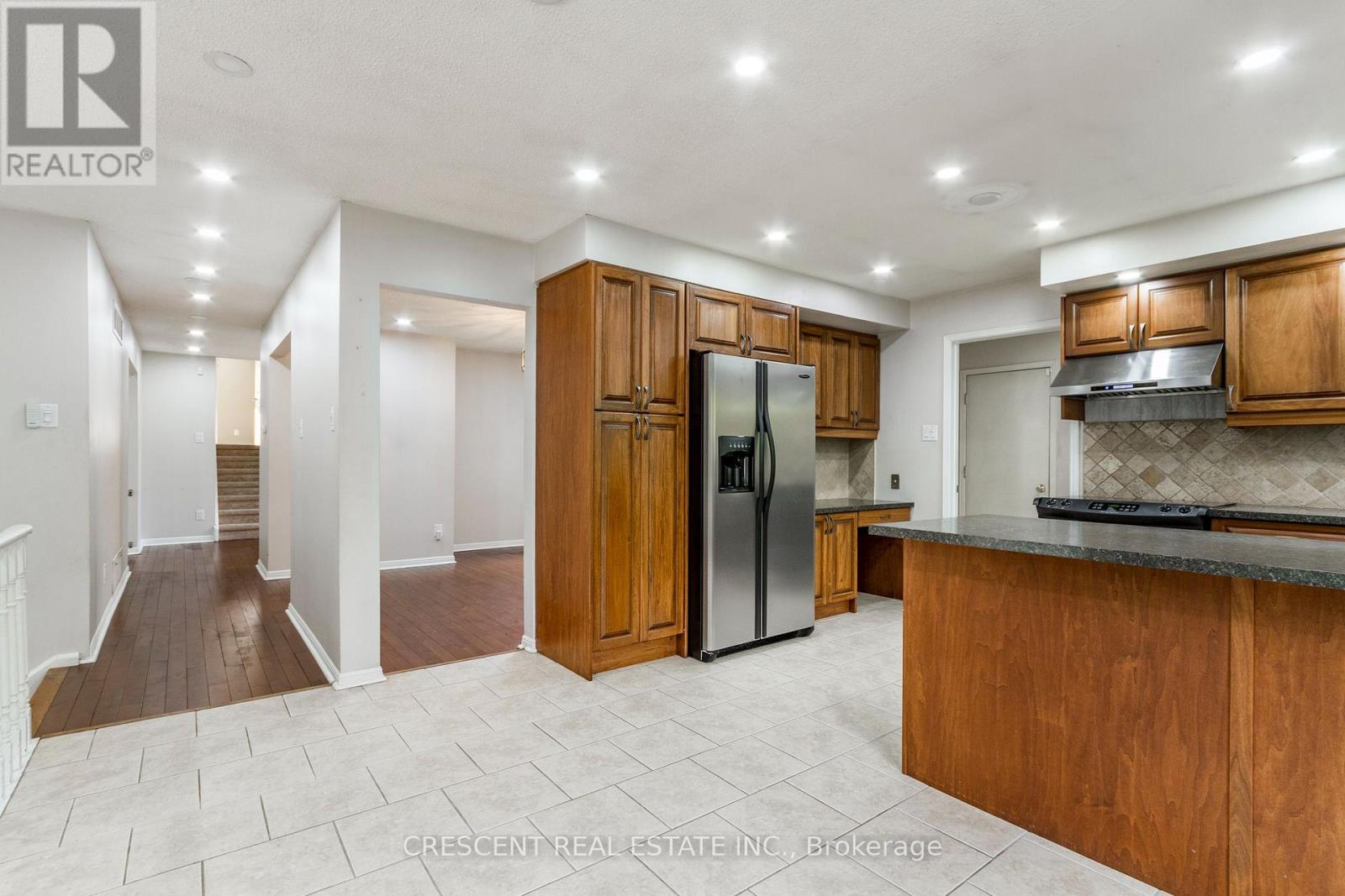 42 Boreham Circle, Brampton, Ontario  L6Z 1T4 - Photo 17 - W12429054