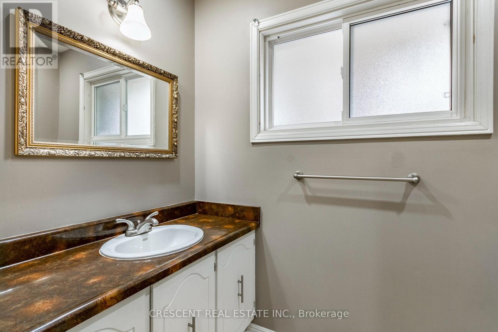 42 Boreham Circle, Brampton, Ontario  L6Z 1T4 - Photo 20 - W12429054