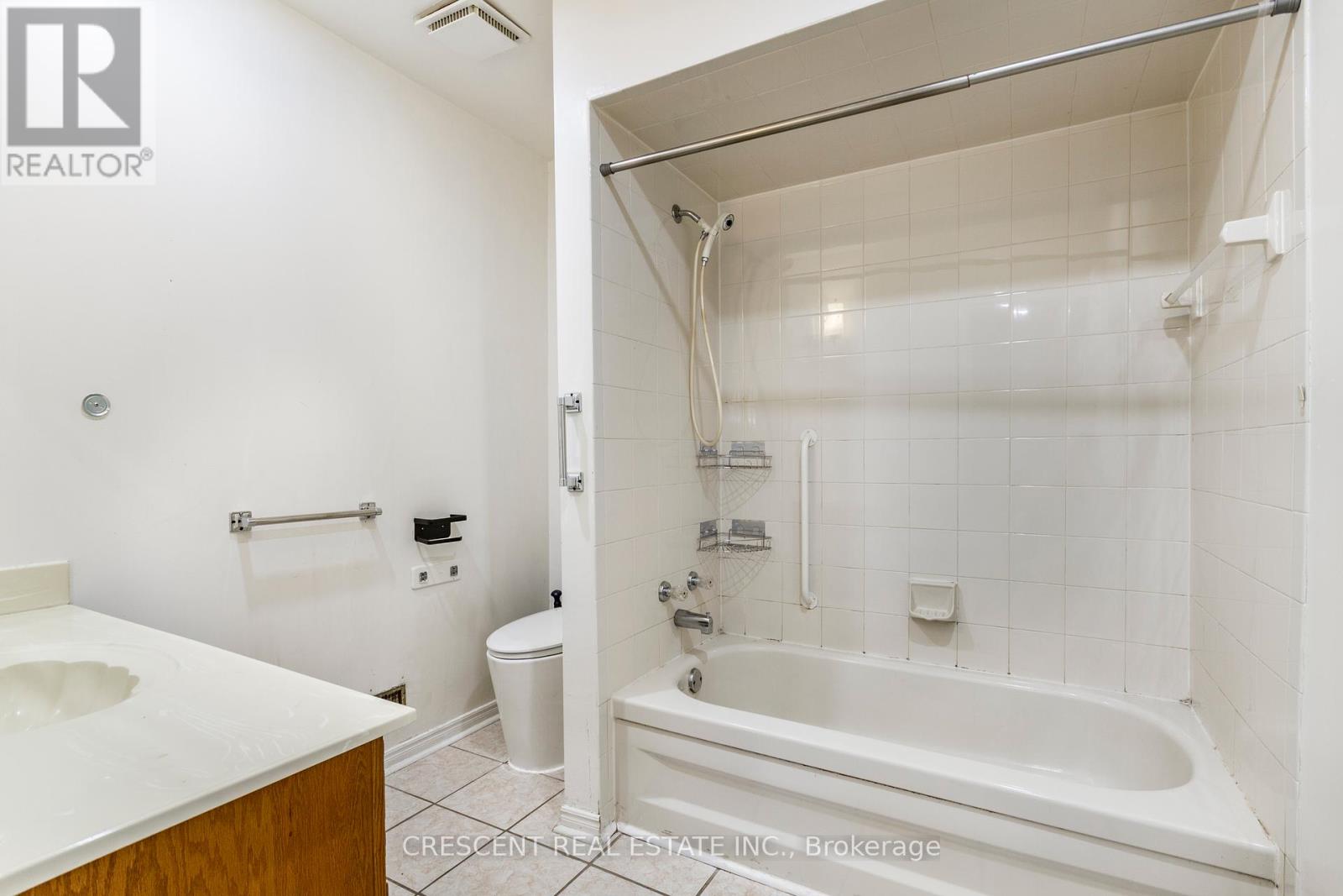 42 Boreham Circle, Brampton, Ontario  L6Z 1T4 - Photo 41 - W12429054