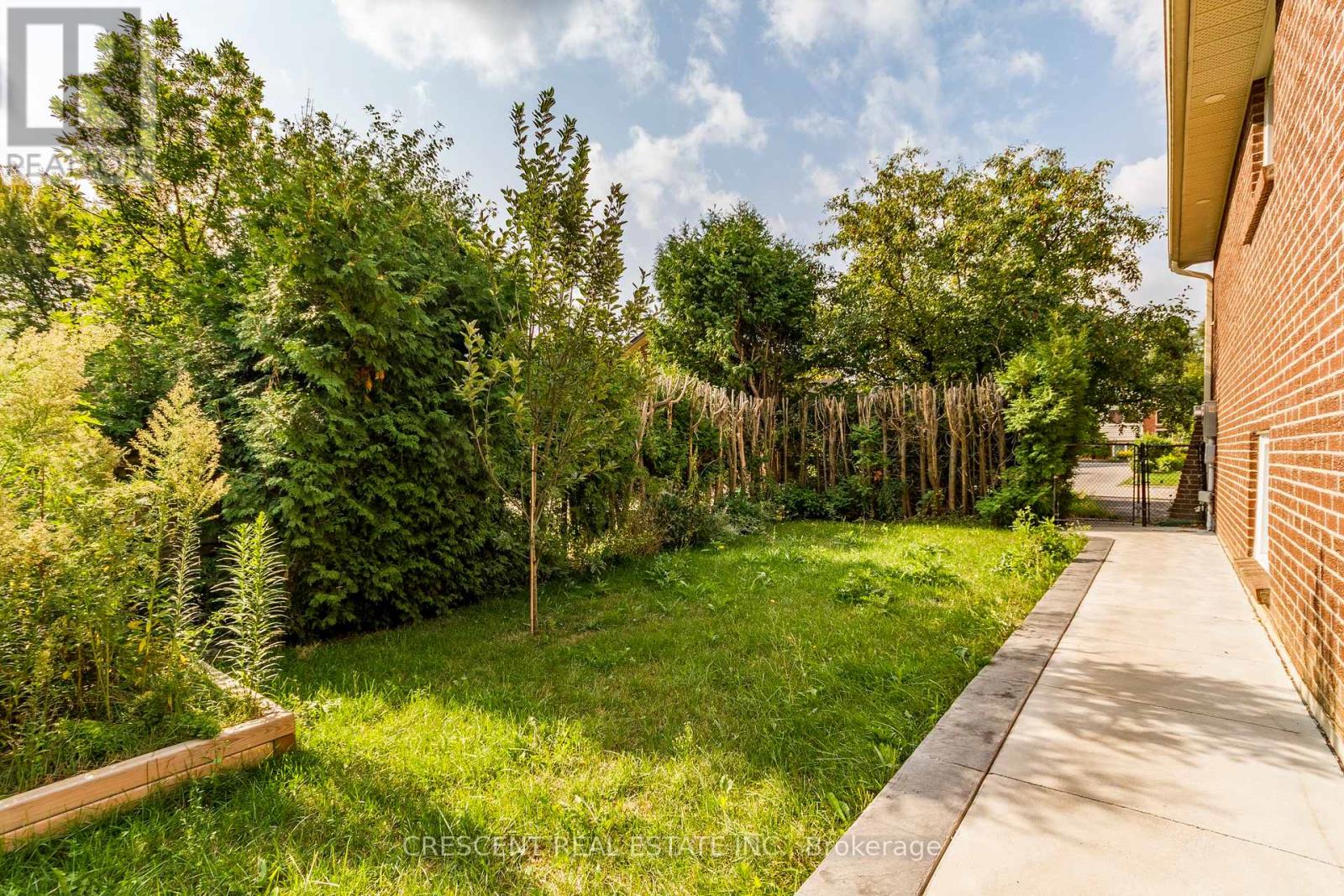 42 Boreham Circle, Brampton, Ontario  L6Z 1T4 - Photo 46 - W12429054