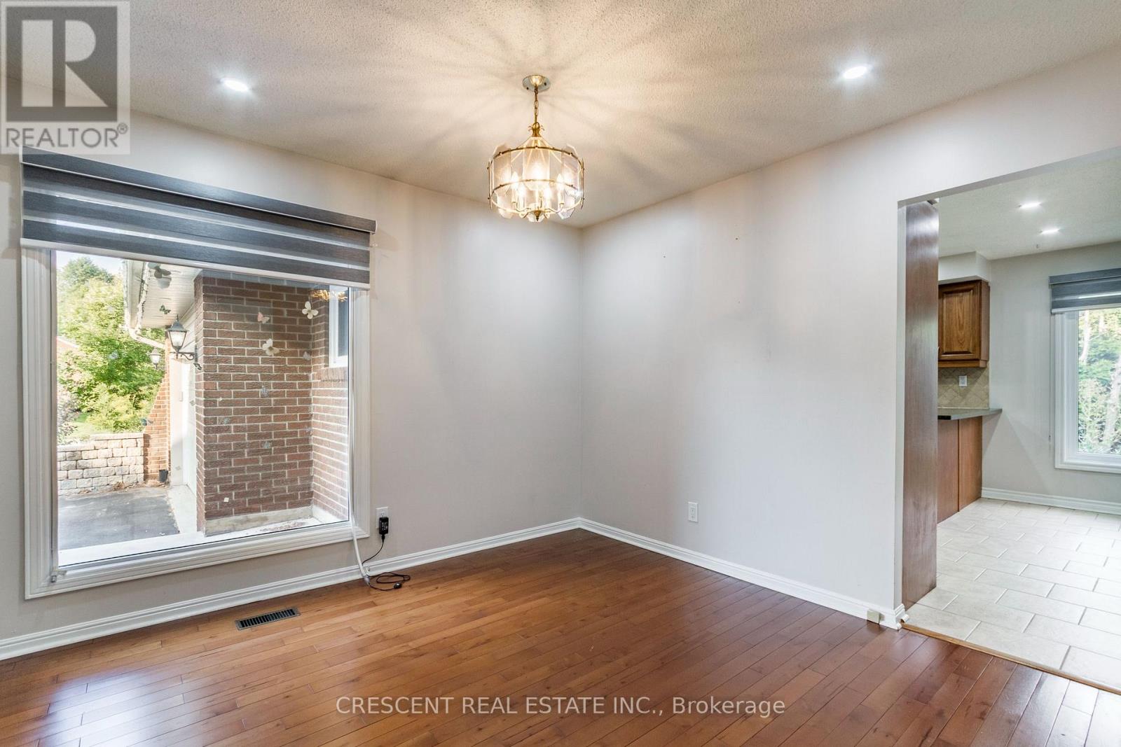 42 Boreham Circle, Brampton, Ontario  L6Z 1T4 - Photo 9 - W12429054