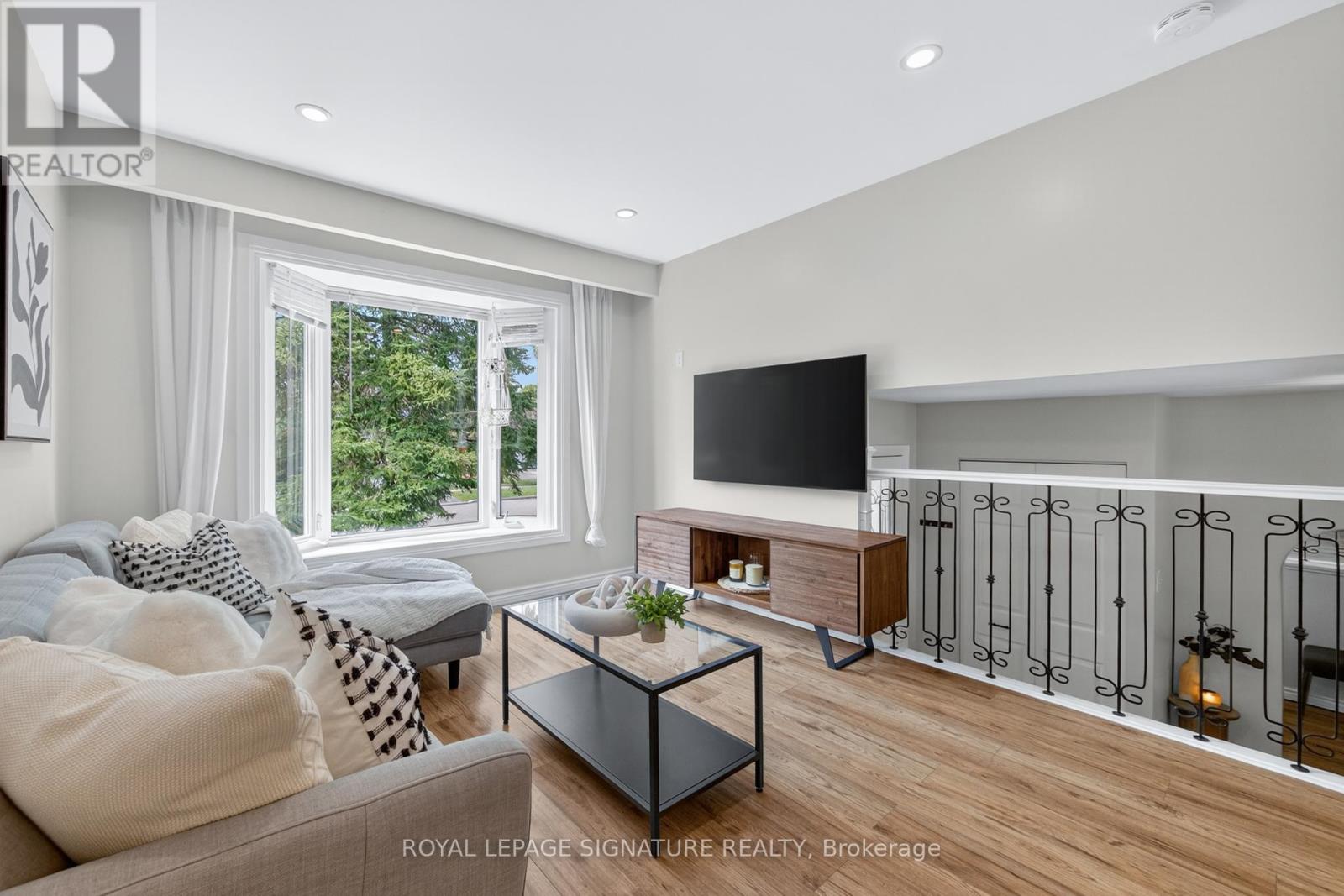 3330 Kings Masting Crescent, Mississauga, Ontario  L5L 1G6 - Photo 13 - W12429058