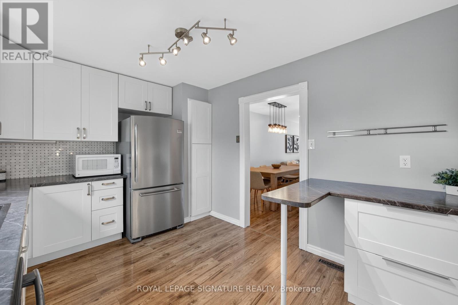 3330 Kings Masting Crescent, Mississauga, Ontario  L5L 1G6 - Photo 19 - W12429058
