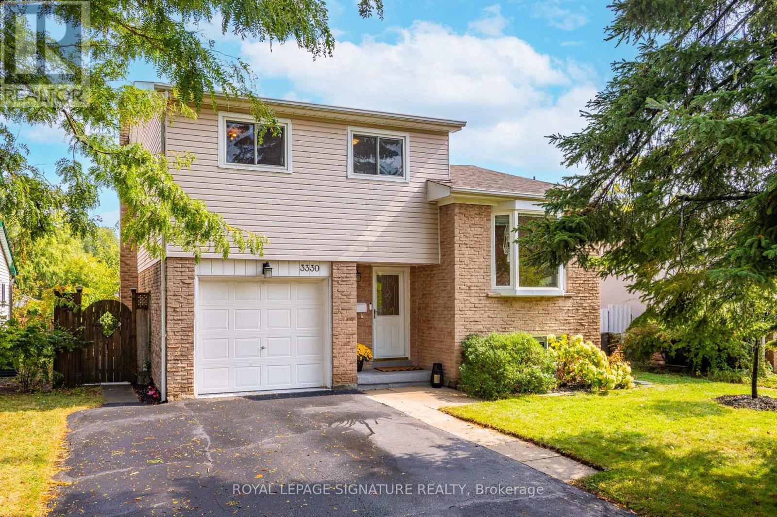 3330 Kings Masting Crescent, Mississauga, Ontario  L5L 1G6 - Photo 2 - W12429058