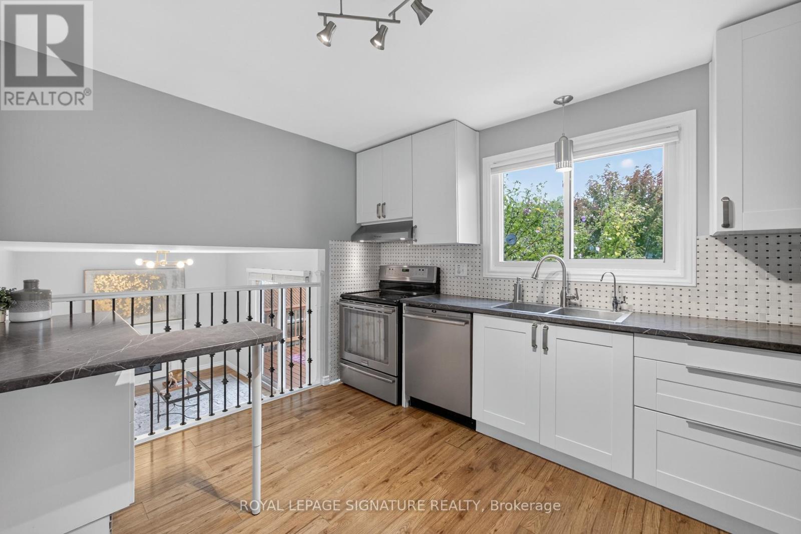 3330 Kings Masting Crescent, Mississauga, Ontario  L5L 1G6 - Photo 21 - W12429058