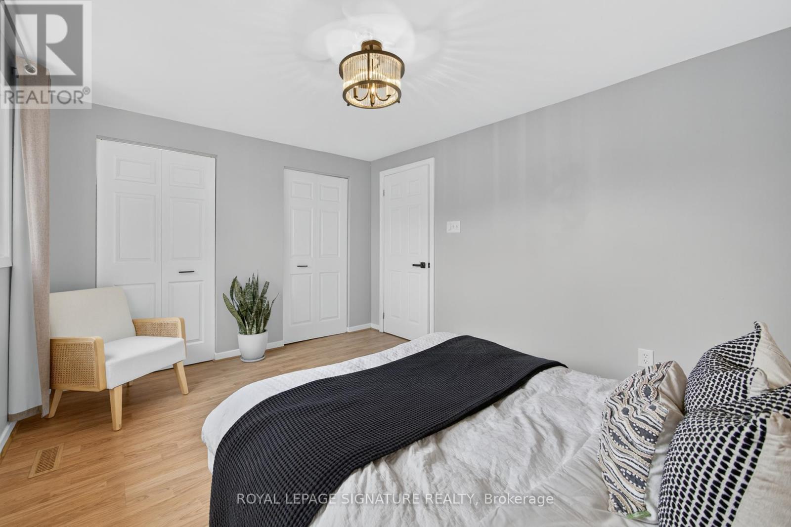 3330 Kings Masting Crescent, Mississauga, Ontario  L5L 1G6 - Photo 27 - W12429058
