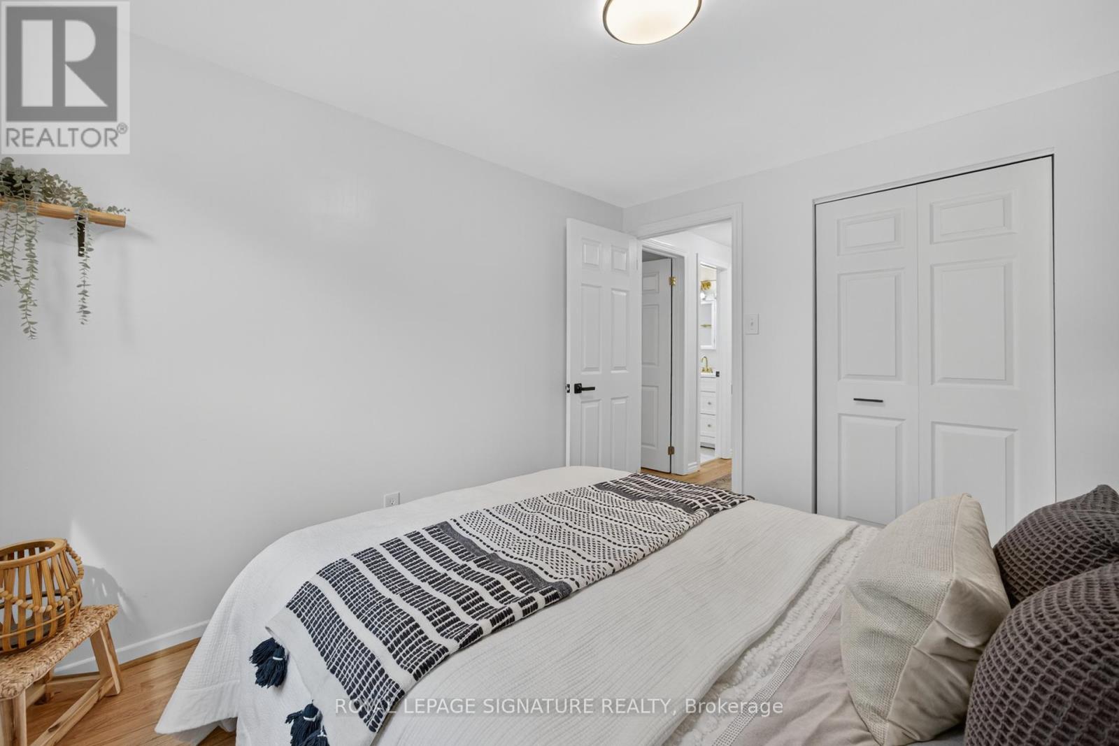 3330 Kings Masting Crescent, Mississauga, Ontario  L5L 1G6 - Photo 31 - W12429058